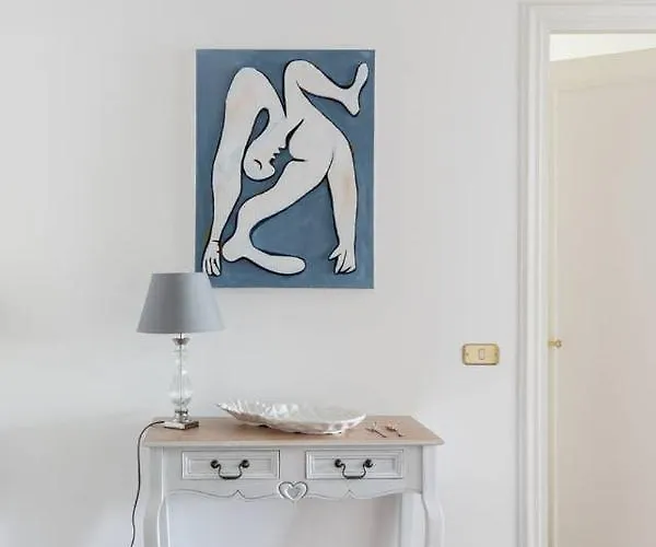 Queenavona Apartament *